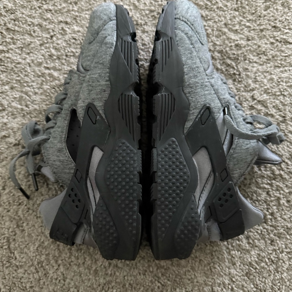 Nike Air Huarache Gray Tech Fleece Pack - Picture 2 of 11